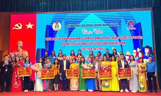 Cuộc thi tuyên truyền 10 năm quận Nam Từ Liêm xây dựng và phát triển và 95 năm lịch sử vẻ vang của tổ chức Công đoàn Việt Nam do Liên đoàn Lao động quận Nam Từ Liêm tổ chức. Ảnh: CĐCS