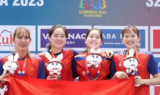 Đội tuyển bóng rổ 3x3 nữ Việt Nam giành huy chương vàng SEA Games 32. Ảnh: Bùi Lượng