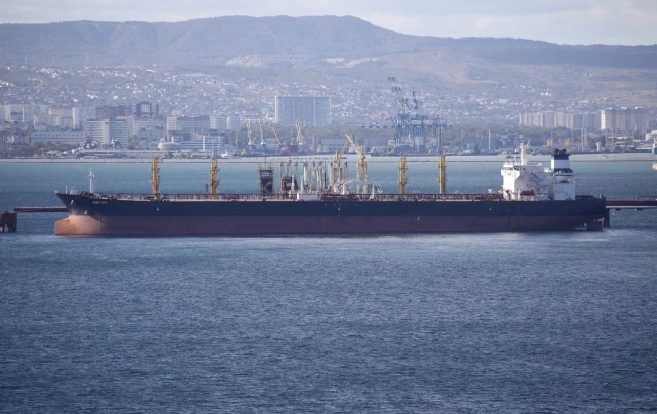 Một tàu chở dầu ở Novorossiysk, Nga, tháng 10.2022. Ảnh: AP