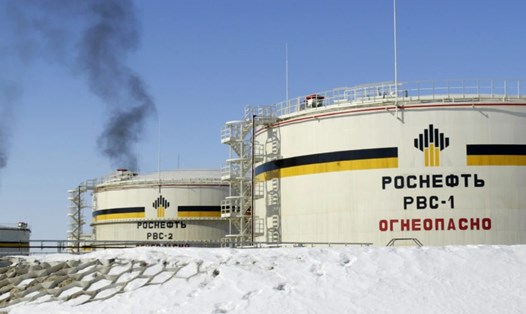 Một cơ sở trữ dầu của tập đoàn dầu khí Nga Rosneft. Ảnh: AP