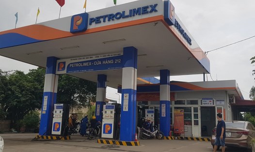 Hiện trên địa bàn tỉnh Ninh Bình có 130 doanh nghiệp kinh doanh xăng dầu đang hoạt động với 200 cửa hàng bán lẻ. Ảnh: Nguyễn Trường