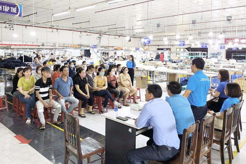 BHXH Quảng Nam đẩy mạnh hoạt động tuyên truyền chính sách pháp luật về lao động, BHXH trong doanh nghiệp. Ảnh BHXH Quảng Nam.