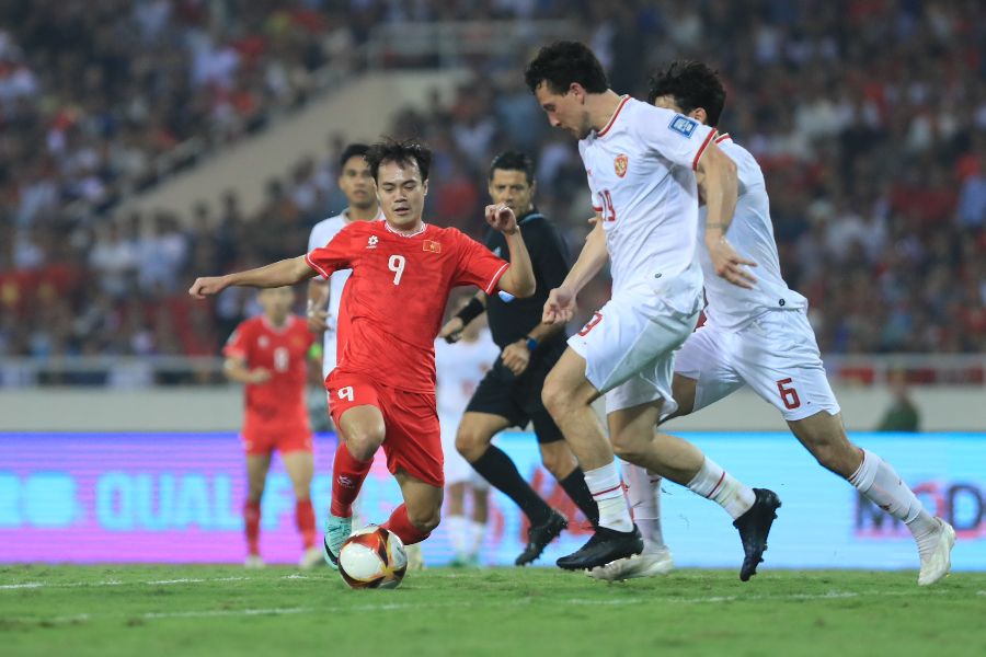 Trận thua trước tuyển Indonesia khiến cơ hội đi tiếp vào vòng loại thứ 3 World Cup 2026 của đội tuyển Việt Nam trở nên khó khăn hơn rất nhiều bởi tuyển Indonesia là đối thủ trực tiếp của “Những chiến binh Sao Vàng“.