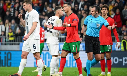 Cristiano Ronaldo không để lại nhiều dấu ấn trong thất bại 0-2 của Bồ Đào Nha trước Slovenia. Ảnh: Sportstar