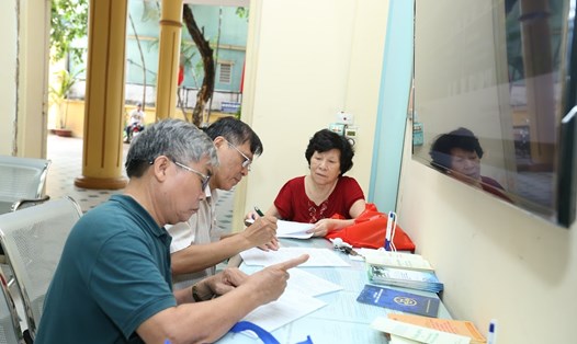 Cử tri nhiều địa phương kiến nghị liên quan tới chế độ bố trí chức danh đội ngũ cán bộ văn phòng cấp ủy cấp xã. Ảnh minh họa: Hải Nguyễn