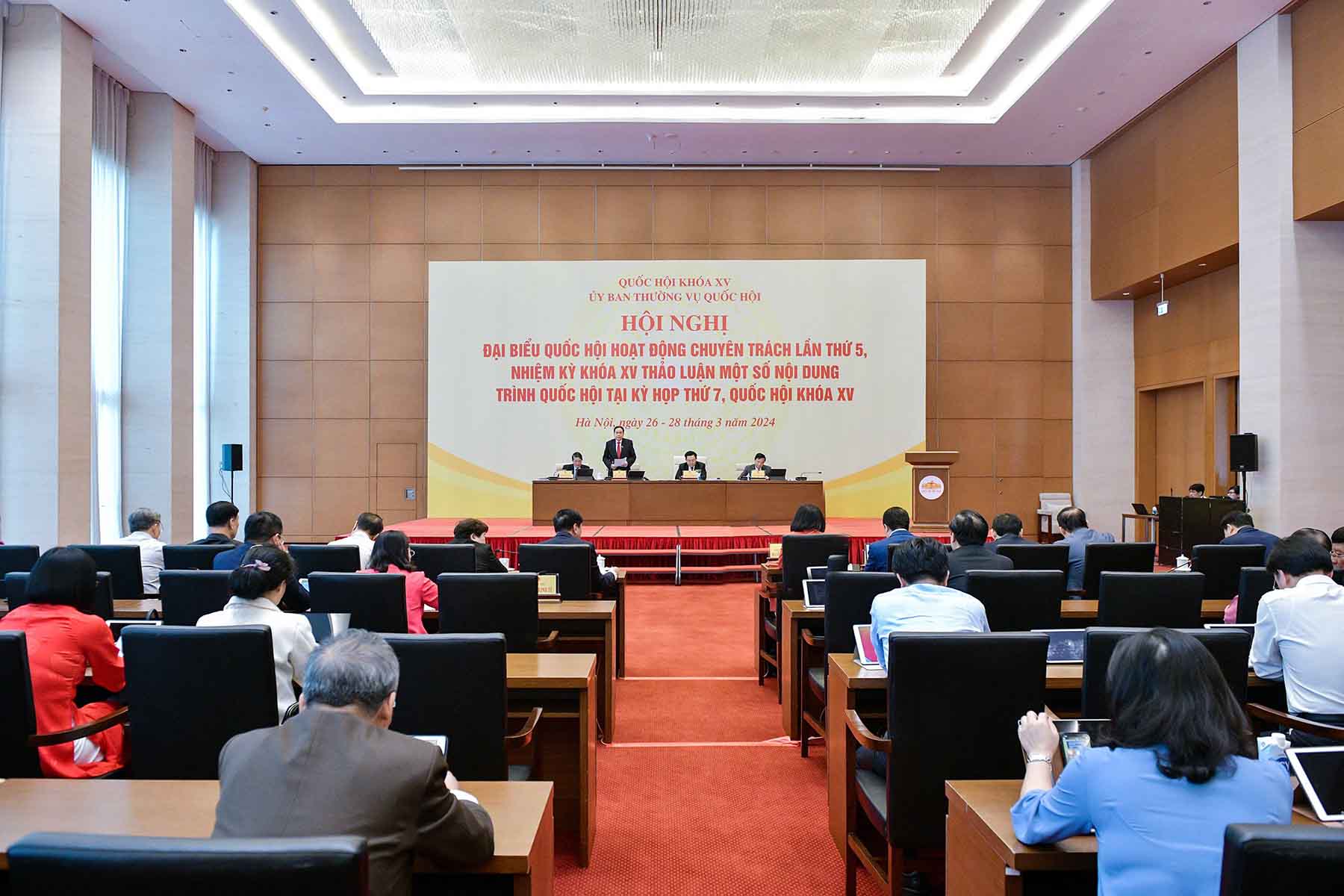 Hội nghị đại biểu Quốc hội hoạt động chuyên trách thảo luận về dự thảo Luật Bảo hiểm xã hội (sửa đổi). Ảnh: Phạm Đông