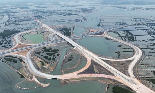 Nhiều dự án giao thông trọng điểm của Quảng Ninh cần cát. 
Ảnh: Đỗ Phương