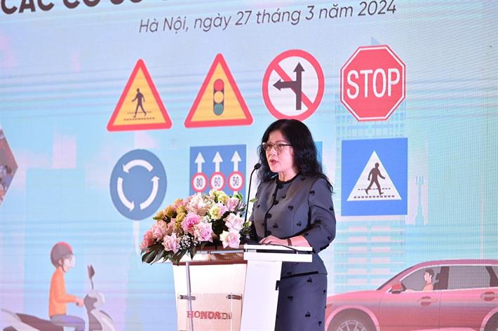 Thứ trưởng Nguyễn Thị Kim Chi phát biểu hội thảo. Ảnh: PV  
