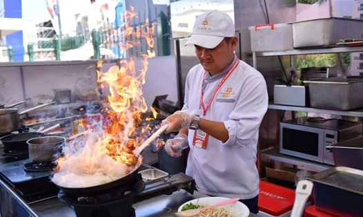 Đầu bếp biểu diễn tại Lễ hội văn hóa ẩm thực Bình Định lần thứ I. Ảnh: Ban tổ chức lễ hội