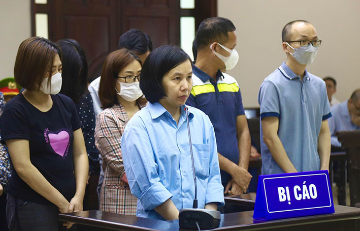 Vụ chiếm đoạt 433 tỉ đồng: Đề nghị bác yêu cầu trả sổ tiết kiệm trăm tỉ