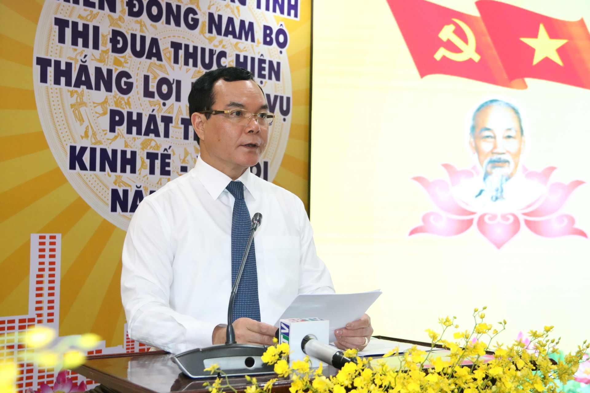 Ông Nguyễn Đình Khang phát biểu tại hội nghị. Ảnh: Đình Trọng