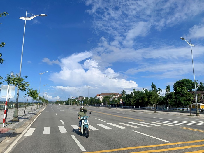 Dự án đường bờ Nam sông Trà Khúc là dự án trọng điểm của Quảng Ngãi. Ảnh: Viên Nguyễn