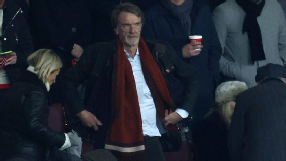 Sir Jim Ratcliffe muốn thay đổi cách làm bóng đá đã khiến Man United tụt lại trong nhiều năm qua.  Ảnh: AFP