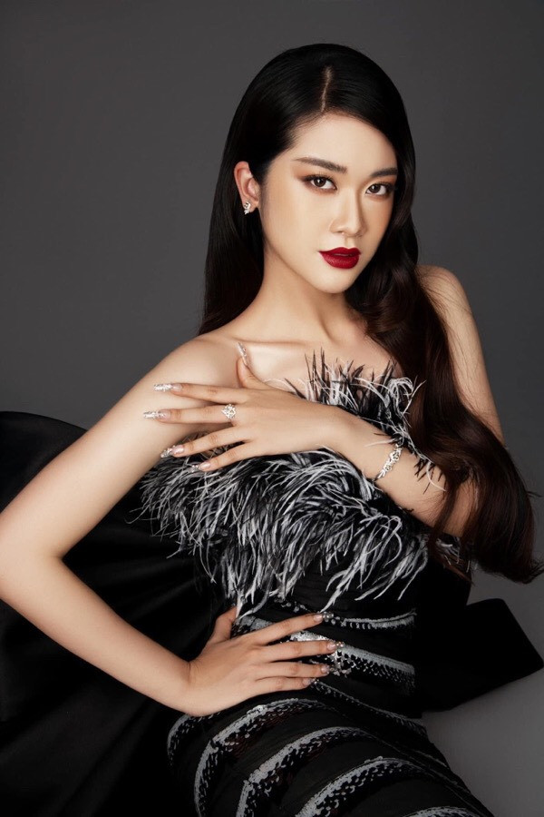 Khi thi hoa hậu, Vũ Quỳnh Trang luôn nằm trong nhóm thí sinh có profile đẹp. Ảnh: Facebook nhân vật