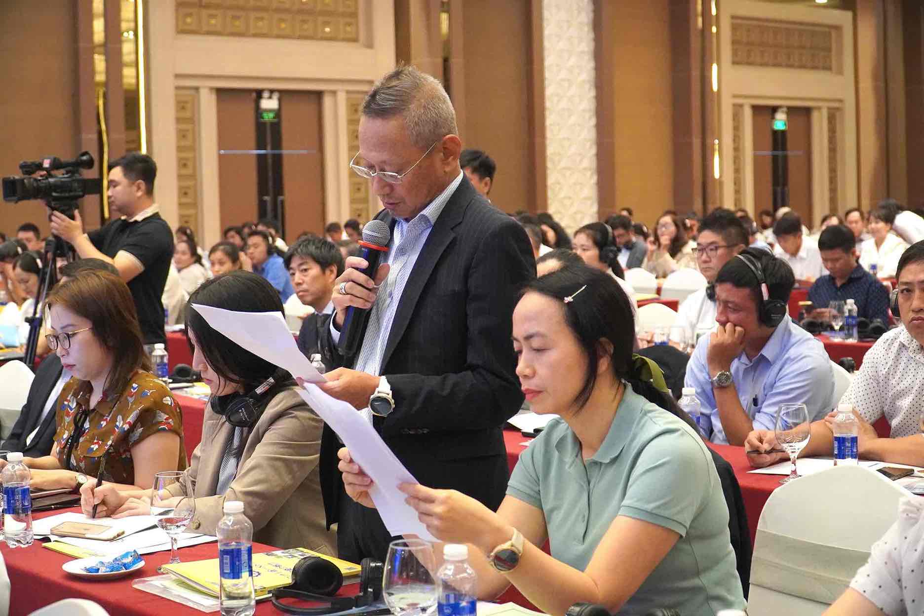Đại diện Khu công nghiệp Long Bình (Loteco) phản ánh tại Hội nghị gặp gỡ doanh nghiệp FDI năm 2024. Ảnh: Hà Anh Chiến