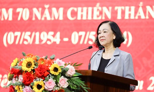 Thường trực Ban Bí thư Trương Thị Mai phát biểu tại Hội nghị tổng kết thực hiện Đề án hỗ trợ làm nhà Đại đoàn kết cho hộ nghèo (Đề án 09). Ảnh: Hạ Trang