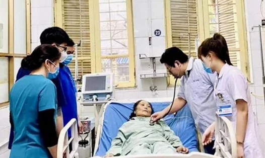 Bệnh nhân nữ 61 tuổi ở xã Thanh Sơn (huyện Kim Bảng, Hà Nam) sức khỏe đã ổn định, đủ điều kiện xuất viện. Ảnh: Bệnh viện Đa khoa tỉnh Hà Nam 