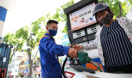 Giá xăng tiếp tục tăng trong phiên điều chỉnh ngày 28.3. Ảnh: Hải Nguyễn