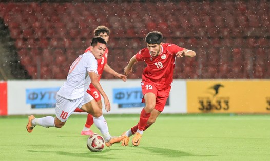 U23 Việt Nam (áo trắng) vừa có 2 trận giao hữu gặp U23 Tajikistan với kết quả 1 thắng, 1 hòa. Ảnh: VFF
