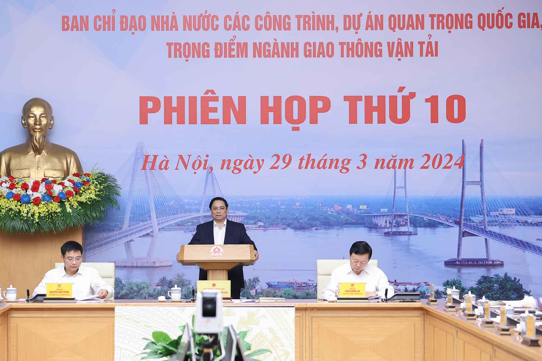 Thủ tướng Chính phủ Phạm Minh Chính chủ trì phiên họp lần thứ 10 của Ban Chỉ đạo các công trình trọng điểm GTVT. Ảnh: VGP
