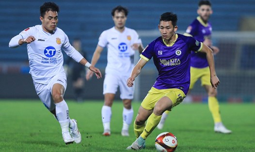 Hà Nội FC tiếp đón Nam Định trên sân nhà tại vòng 14 V.League. Ảnh: Minh Dân