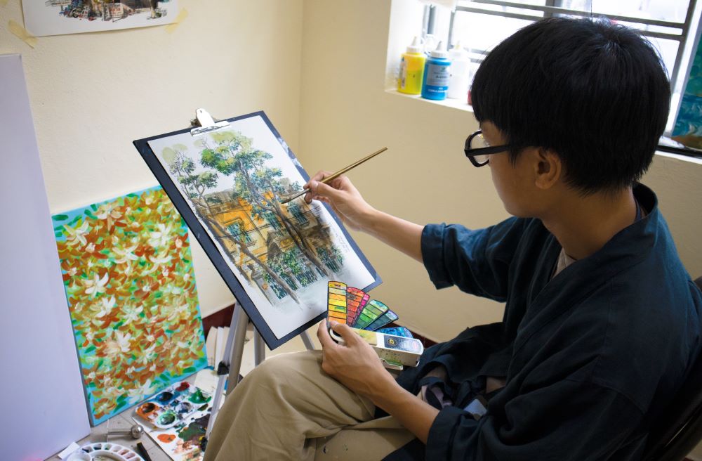 Thạch đến học tập và làm việc tại Đà Nẵng và đã cho ra đời rất nhiều tác phẩm ký họa đầy sinh động về nơi này. Ảnh: Thu Quỳnh