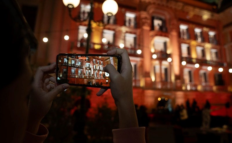 Hình ảnh lung linh của Nhà hát Lớn về đêm. Ảnh: Đoàn Thăng Long