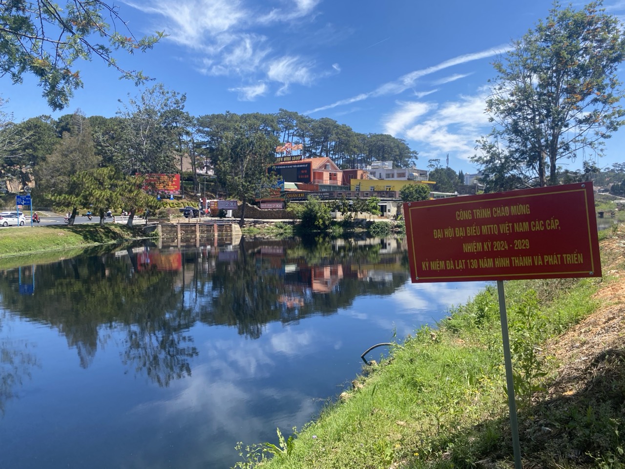 Ngày 27.2, ông Nguyễn Ngọc Phúc - Phó Chủ tịch UBND tỉnh Lâm Đồng đã yêu cầu các đơn vị kiểm tra, rà soát, xử lý tình hình ô nhiễm môi trường tại các hồ trên địa bàn tỉnh. 
