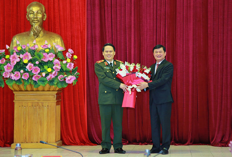 Giám đốc Công an Nghệ An vừa được thăng hàm từ đại tá lên Thiếu tướng. Ảnh: Công an tỉnh Nghệ An