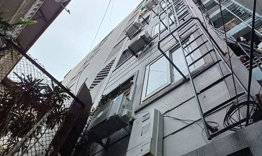 Toà chung cư mini vừa bị nứt cột tại số 22B (ngõ 236/17 đường Khương Đình, quận Thanh Xuân, Hà Nội). Ảnh: Thu Giang 