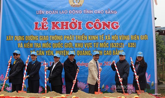 LĐLĐ tỉnh Cao Bằng đã phối hợp cùng các đơn vị liên quan tổ chức Lễ khởi công đường tuần tra biên giới diễn ra tại huyện Hà Quảng. Ảnh: Tân Văn.