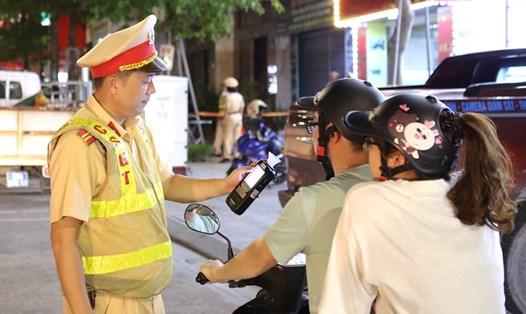 Lực lượng Cảnh sát giao thông tỉnh Bắc Giang tổ chức kiểm tra, xử lý nghiêm vi phạm nồng độ cồn. Ảnh: Bacgiang.gov.vn
