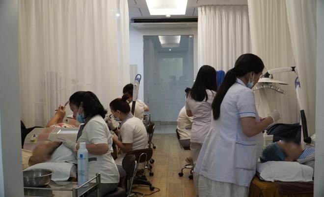TPHCM gia tăng lượng người đến thăm khám bệnh về da do nắng nóng