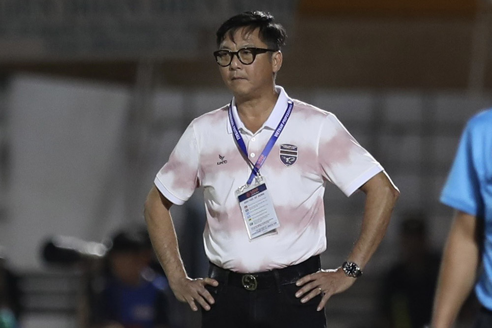 Chung cuộc, Bình Dương nhận thất bại 0-1 trên sân của TPHCM. Kết quả này khiến các học trò của huấn luyện viên Lê Huỳnh Đức bị Nam Định tạo cách biệt 5 điểm trong cuộc đua vô địch. Đội bóng đất Thủ tiếp tục đứng hạng 2 trên bảng xếp hạng với 23 điểm.