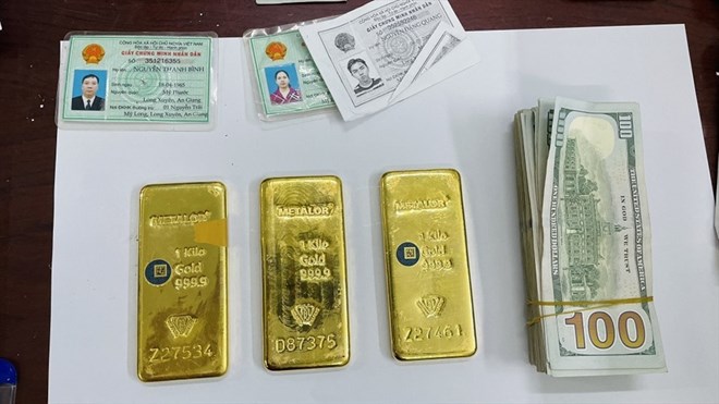 Hai bà trùm cầm đầu đường dây buôn lậu vàng trị giá hơn 8.400 tỉ