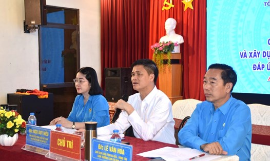 Ông Ngọ Duy Hiểu - Phó Chủ tịch Tổng LĐLĐ Việt Nam chủ trì hội thảo tổ chức tại Bà Rịa - Vũng Tàu. Ảnh: Nhã Uyên