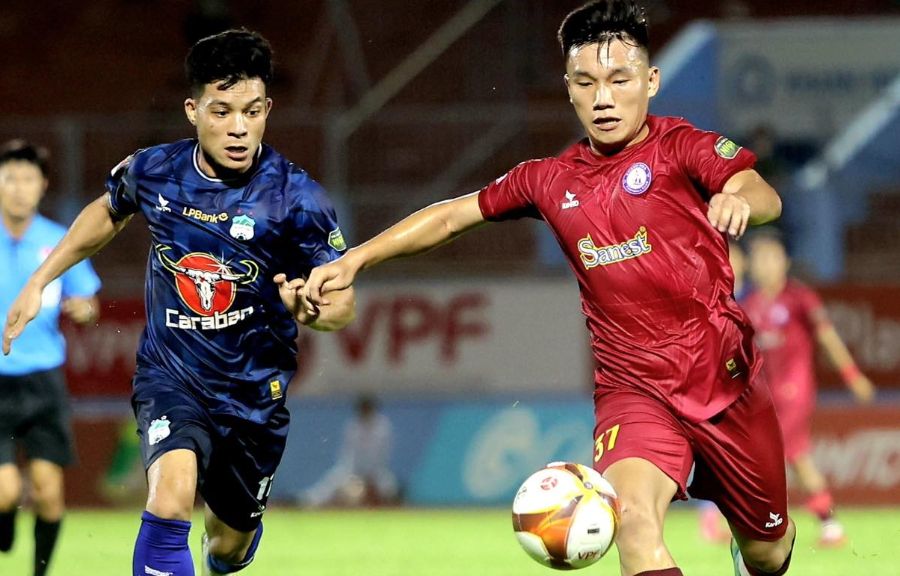 Câu lạc bộ Khánh Hòa (đỏ) đang xếp cuối bảng xếp hạng. Ảnh: Khánh Hòa FC