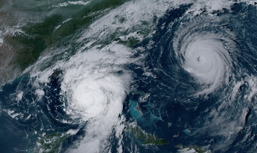 Bão chồng bão di chuyển ở Đại Tây Dương trong mùa bão 2023. 
Ảnh: NOAA