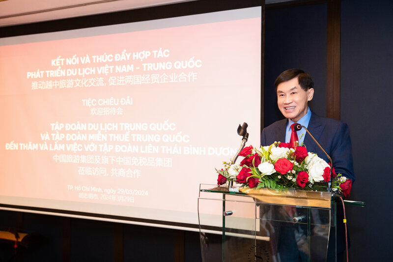 Ông Johnathan Hạnh Nguyễn - Chủ tịch HĐQT Tập đoàn IPP phát biểu tại Hội nghị. Ảnh DNCC