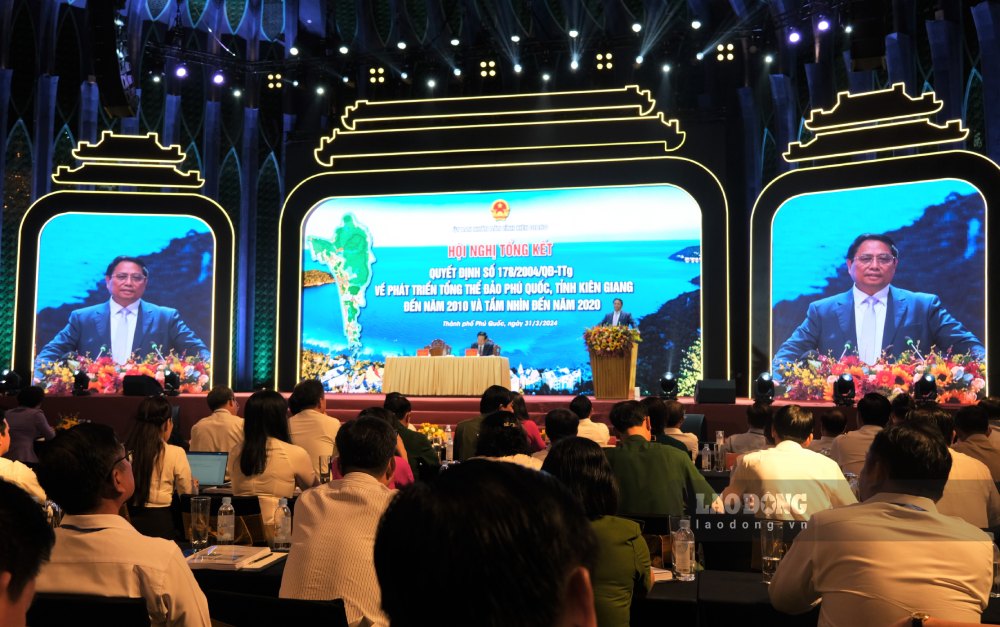 Quang cảnh Hội nghị tổng kết Quyết định số 178/2004/QĐ-TTg về phát triển tổng thể đảo Phú Quốc, tỉnh Kiên Giang đến năm 2010 và tầm nhìn đến năm 2020. Ảnh: Phong Linh. 