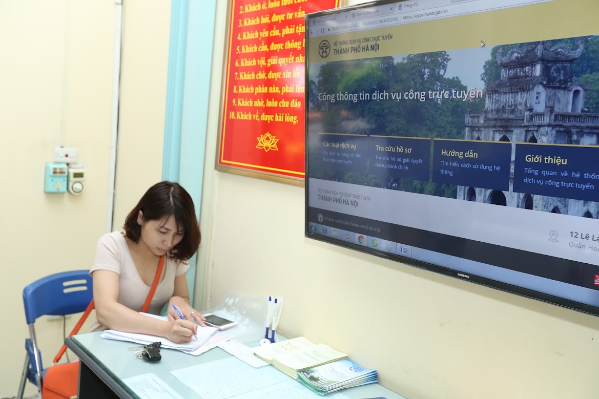 Nhiều cử tri băn khoăn về mức phụ cấp của người hoạt động không chuyên trách cấp xã. Ảnh minh họa: Hải Nguyễn