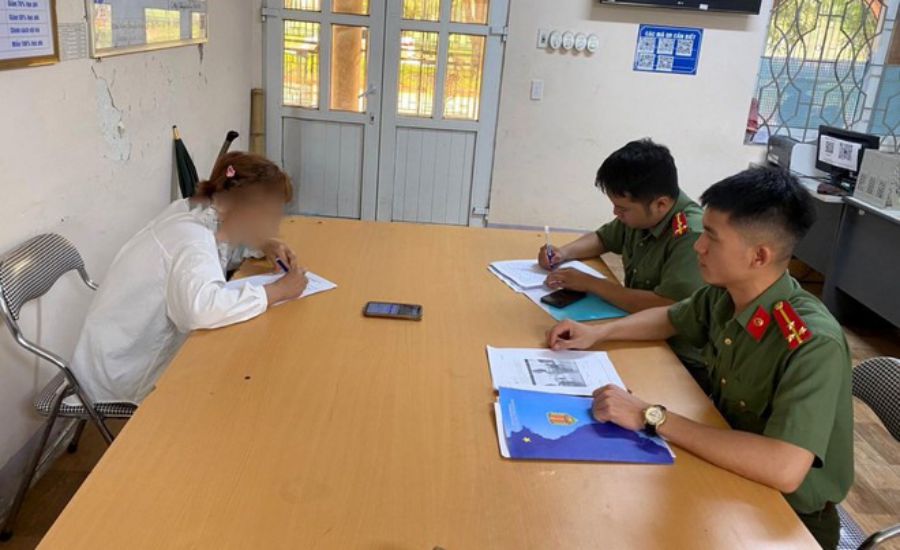 Một đối tượng đăng tải bài viết với nội dung chưa xác thực, kích động bạo lực để câu view... trên mạng xã hội bị Công an Nghệ An xử lý. Ảnh: Công an Nghệ An