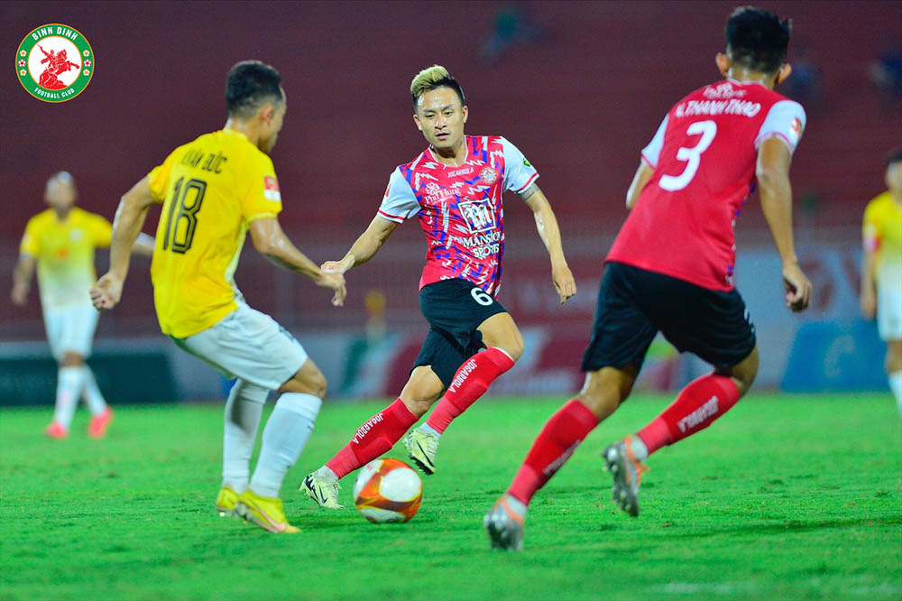 TPHCM thi đấu chủ động trước Bình Định. Ảnh: Bình Định FC