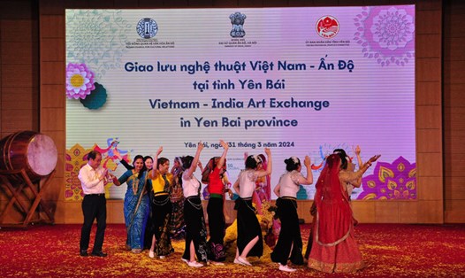 Đêm giao lưu nghệ thuật nằm trong khuôn khổ các hoạt động kỷ niệm 52 năm Việt Nam - Ấn Độ thiết lập quan hệ ngoại giao. Ảnh: Đinh Đại