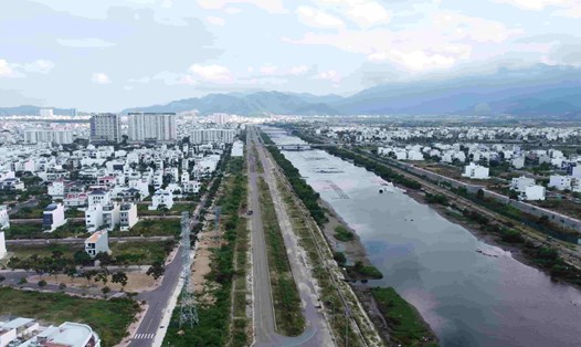 Địa phương vừa có đề cương nhiệm vụ tổng thể về xây dựng Khánh Hòa trở thành thành phố trực thuộc Trung ương. Ảnh: Hữu Long

