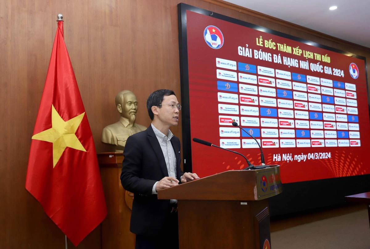 Phó Tổng Thư kí VFF Nguyễn Minh Châu phát biểu tại buổi lễ. Ảnh: VFF