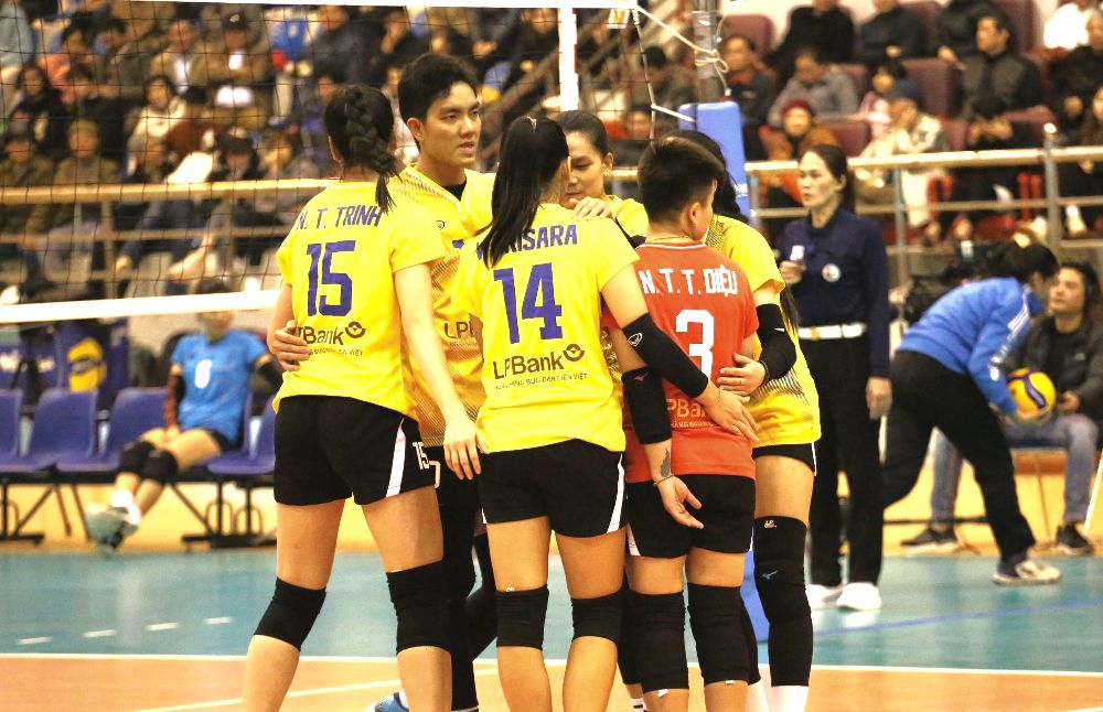 Câu lạc bộ Ninh Bình LPBank vô địch giải bóng chuyền Cúp Hoa Lư - Bình Điền 2024. Ảnh: Minh Dương