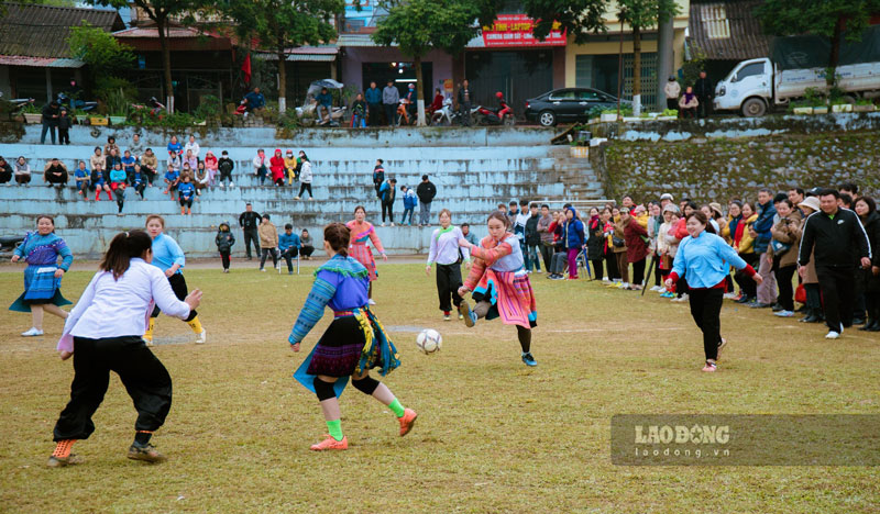 Giải bóng đá nữ huyện Mường Khương năm 2024 lần đầu tiên được tổ chức nhân kỷ niệm Ngày Quốc tế Phụ nữ 8.3