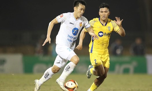 Bàn thắng của Nam Định gây tranh cãi tại vòng 12 V.League 2023-2024. Ảnh: VPF