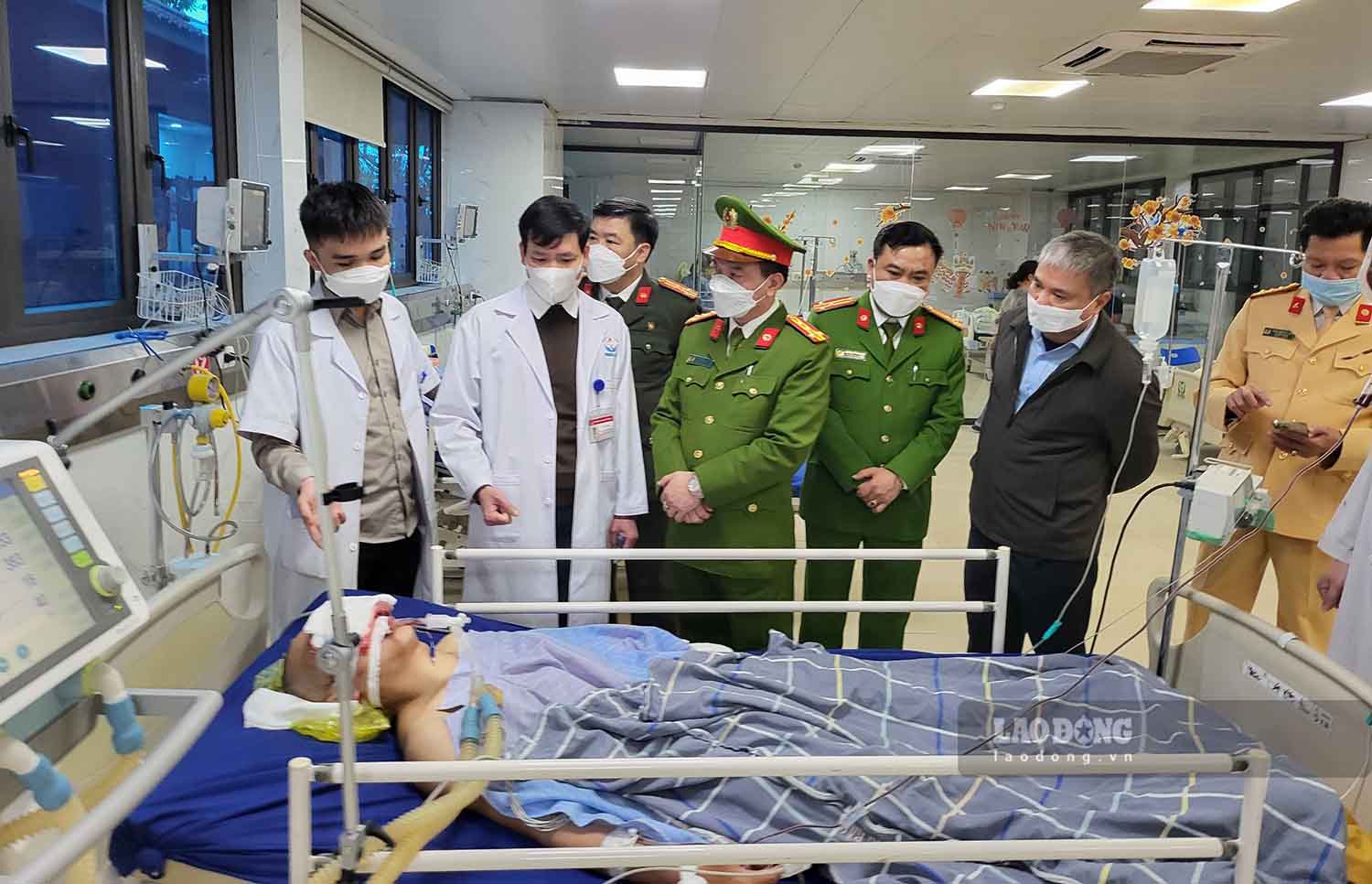Các nạn nhân bị thương trong vụ tai nạn đang được điều trị tại Bệnh viện Đa khoa Phương Bắc (Tuyên Quang).
